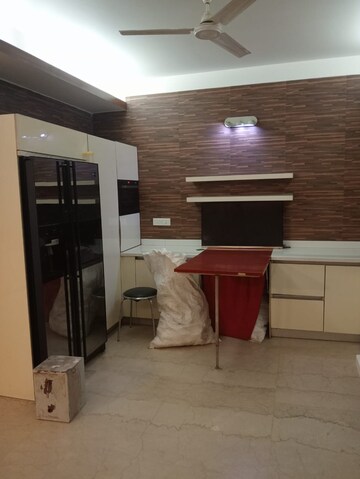 Parking in 2 BHK Builder Floor at Palm Residency Chhatarpur, Chattarpur – for Rent