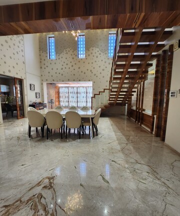 Parking in 6 BHK Villa at Science City – for Sale