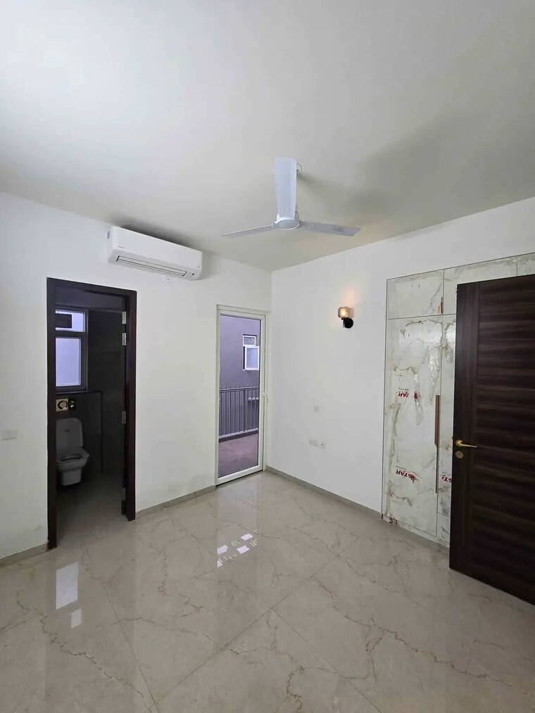 Room, smart-world-orchard 3.5 Bedroom 1620 Sq.Ft. Builder Floor In Sector 61 Gurgaon 9204166