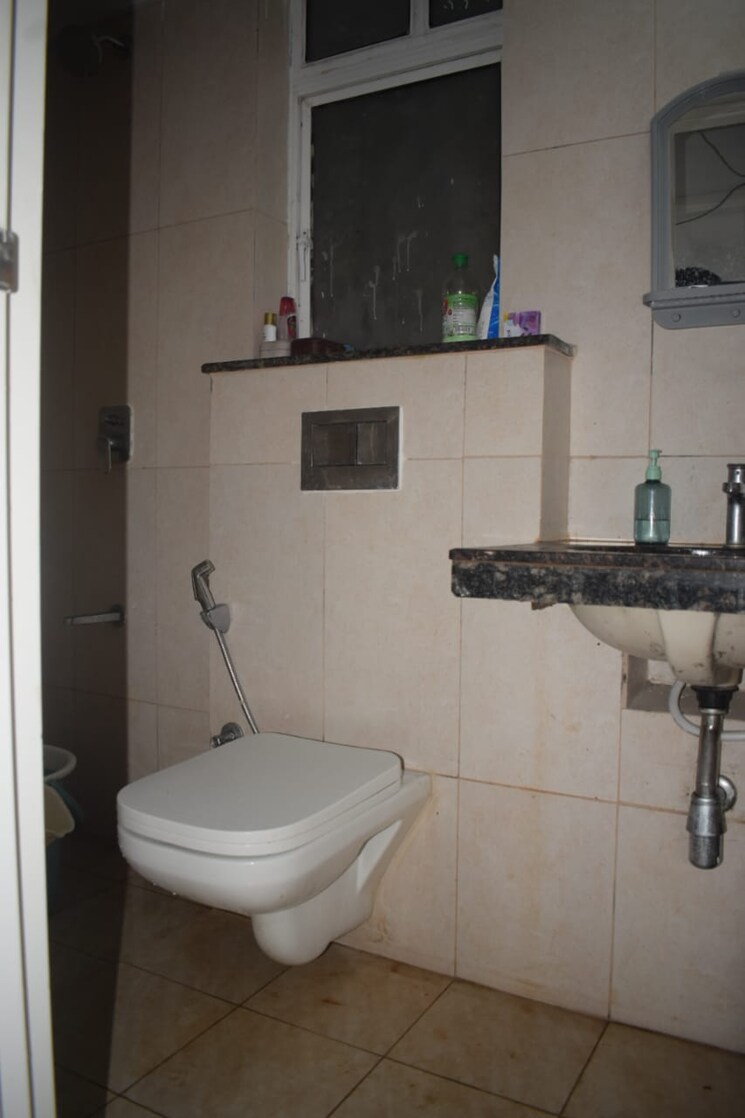 Bathroom, godrej-boulevard 2 Bedroom 691 Sq.Ft. Apartment In Manjari Pune 9204254