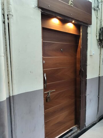   Office Space at Dhobi Talao – for Rent