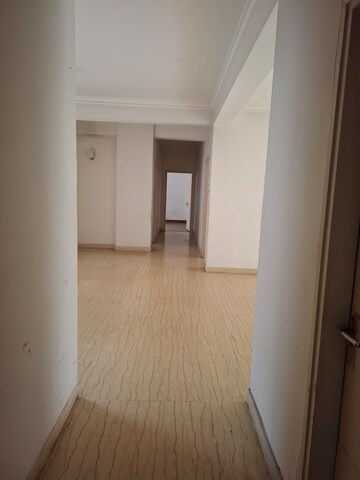 Room in 4 BHK Apartment at Tulip Ace, Sector 89 – for Rent