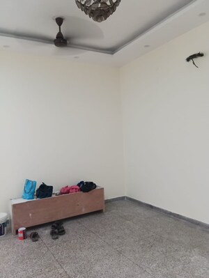 Furnished Amenities in 3 BHK Builder Floor at Alaknanda – for Rent