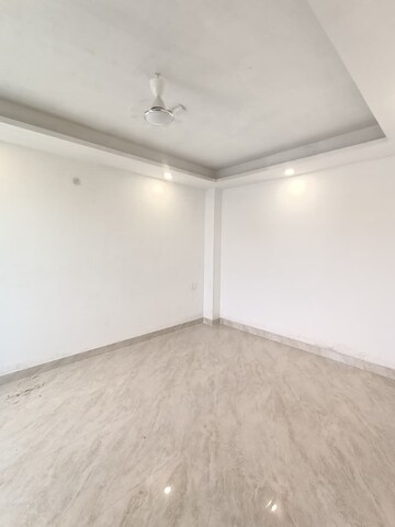 Room in 1 BHK Builder Floor at Saket – for Rent