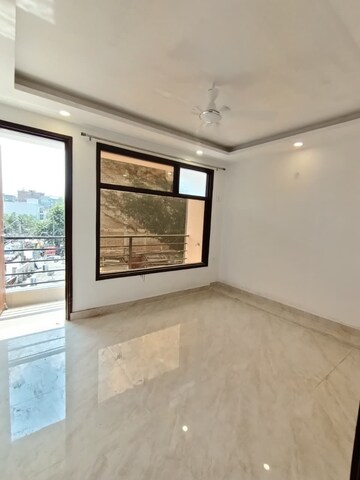 Room in 1 BHK Builder Floor at Saket – for Rent