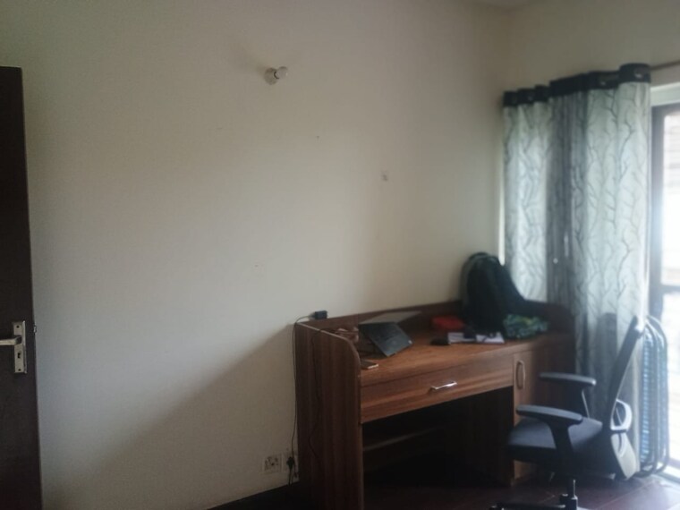 Living Room, bptp-park-elite-floors-sector-88 3 Bedroom 250 Sq.Yd. Builder Floor In Sector 88 Faridabad 9204564