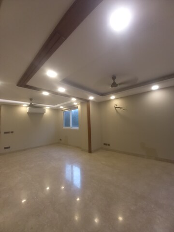 Room in 4 BHK Builder Floor at Greater Kailash I – for Rent