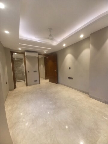 Room in 4 BHK Builder Floor at Greater Kailash I – for Rent