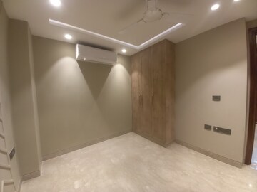 Room in 4 BHK Builder Floor at Greater Kailash I – for Rent