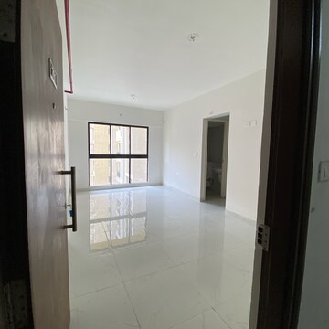 Room in 1 BHK Apartment at Runwal Gardens, Bhadra Nagar – for Rent
