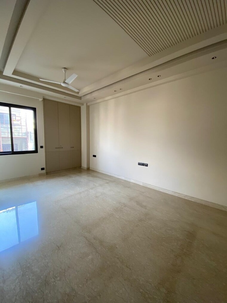 Room, greater kailash i 4 Bedroom 2700 Sq.Ft. Builder Floor In Greater Kailash I Delhi 9204583