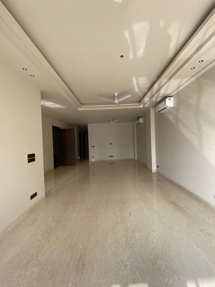 Room, greater kailash i 4 Bedroom 2700 Sq.Ft. Builder Floor In Greater Kailash I Delhi 9204583