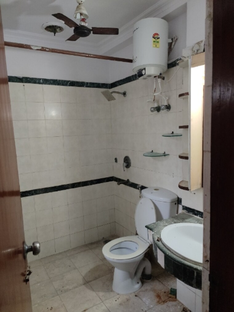 Attached Bathroom, rps-green-valley 2 Bedroom 1150 Sq.Ft. Apartment In Sector 42 Faridabad 9204633