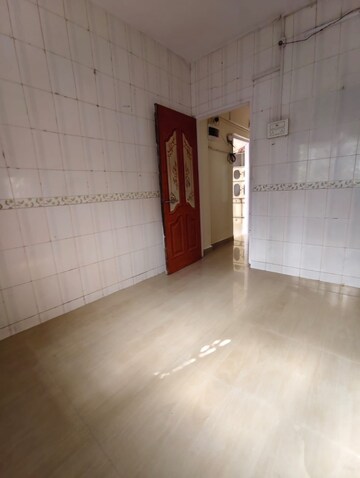 Room in 1 BHK Apartment at Deepanjali CHS, Malad West – for Rent
