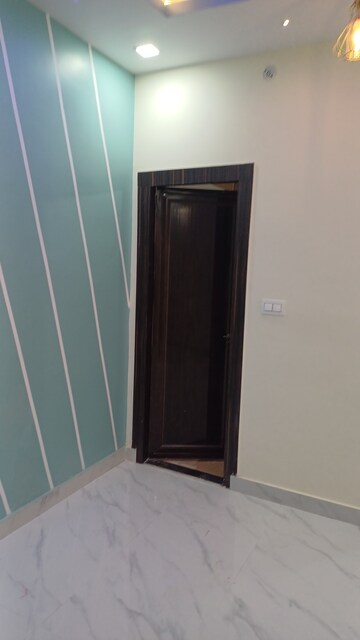 Bedroom in 4 BHK Independent House at Jankipuram – for Sale