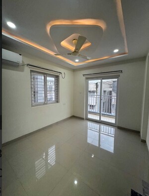 Room in 3 BHK Apartment at Jains Carlton Creek, Manikonda – for Rent