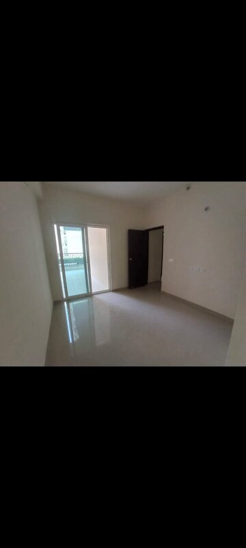 Room in 3 BHK Apartment at VVIP Addresses, Raj Nagar Extension – for Rent