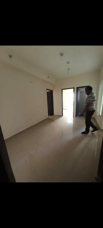 Room in 3 BHK Apartment at VVIP Addresses, Raj Nagar Extension – for Rent