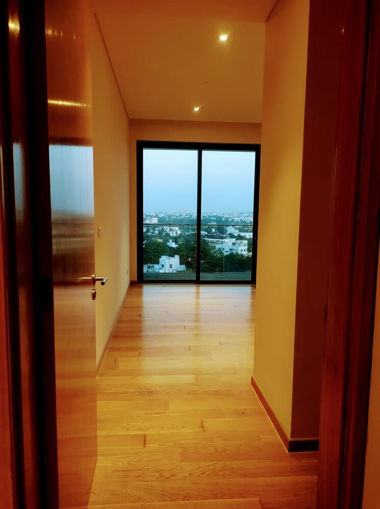 Room, embassy-lake-terrace 3 Bedroom 3947 Sq.Ft. Apartment In Hebbal Bangalore 9204663