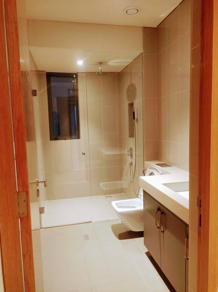 Bathroom, embassy-lake-terrace 3 Bedroom 3947 Sq.Ft. Apartment In Hebbal Bangalore 9204663