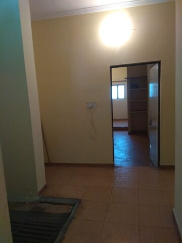 Room in 2 BHK Independent House at Gomti Nagar – for Rent