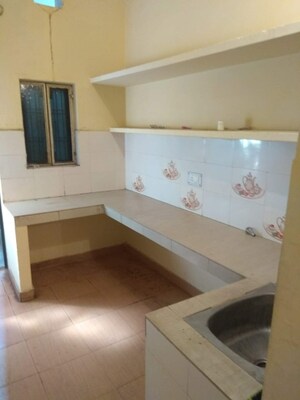 Furnished Amenities in 2 BHK Independent House at Gomti Nagar – for Rent