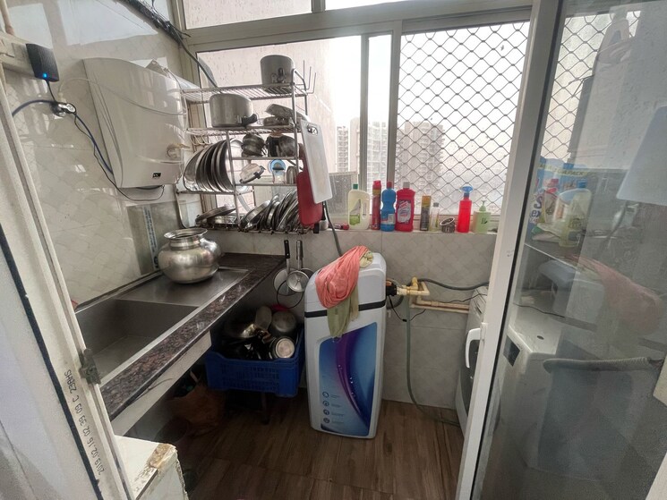 Team Area, varun-enclave 1 RK 300 Sq.Ft. Apartment In Sector 28 Noida 9204683