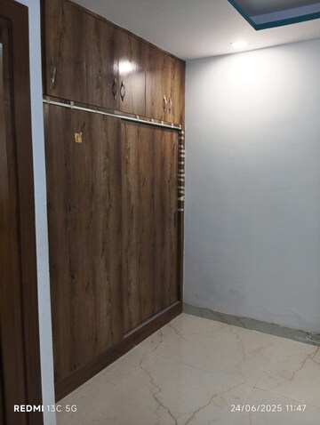 Room in 2 BHK Apartment at Sector 47 – for Rent