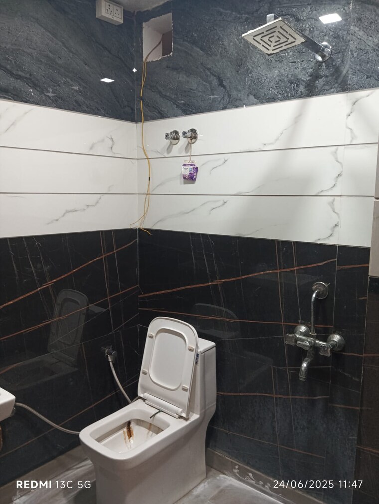 Bathroom, sector 47 2 Bedroom 800 Sq.Ft. Apartment In Sector 47 Gurgaon 9204678