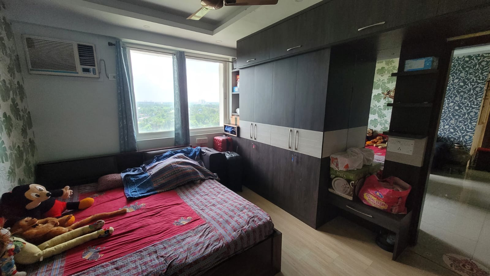 3.5 BHK + Servant Room Apartment For Sale in Dlf New Town Heights