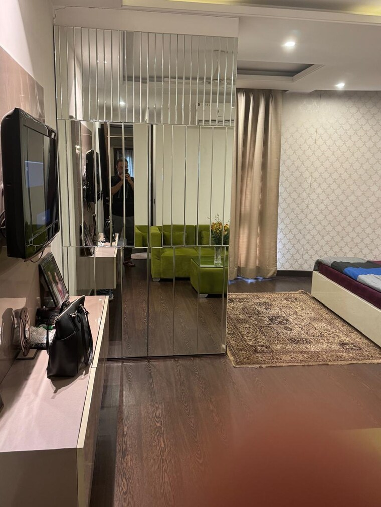 Living Room, alaknanda 4 Bedroom 311 Sq.Yd. Builder Floor In Alaknanda Delhi 9204795