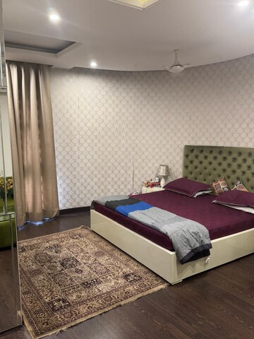 Bedroom in 4 BHK Builder Floor at Alaknanda – for Rent