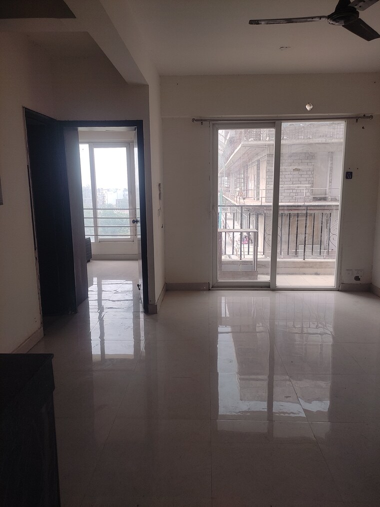 Room, signature-global-park-4-and-5 2 Bedroom 1022 Sq.Ft. Apartment In Sohna Sector 36 Gurgaon 9204810