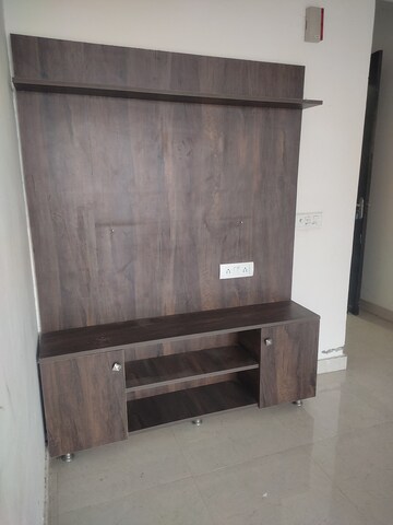 Room in 2 BHK Apartment at Signature Global Park 4 and 5, Sohna Sector 36 – for Rent