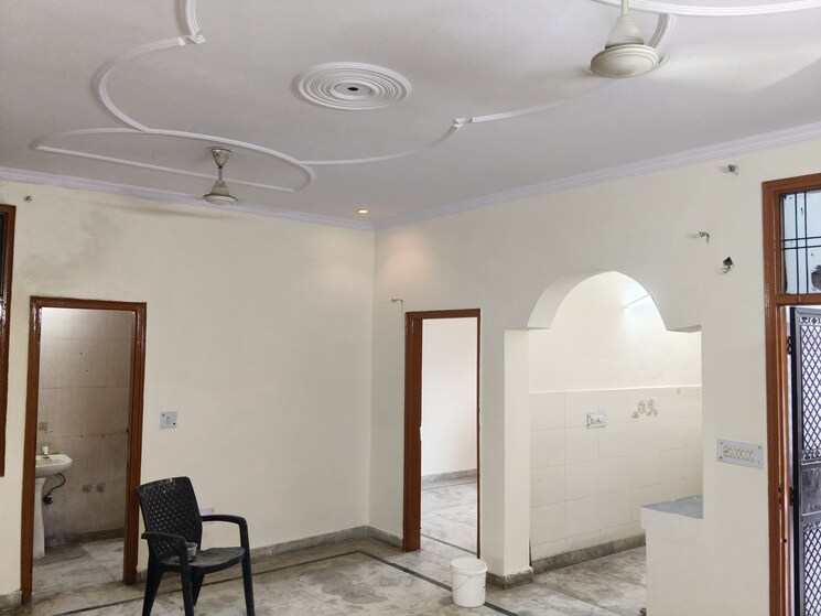 Bathroom, sector 31 3 Bedroom 1200 Sq.Ft. Builder Floor In Sector 31 Faridabad 9204820