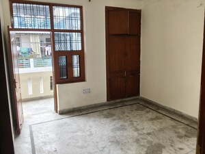Room in 3 BHK Builder Floor at Sector 31 – for Sale