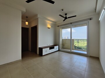 Room in 2 BHK Apartment at Bhartiya Nikoo Homes, Thanisandra Main Road – for Rent