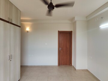 Room in 2 BHK Apartment at Bhartiya Nikoo Homes, Thanisandra Main Road – for Rent