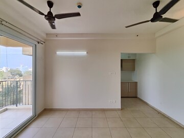 Room in 2 BHK Apartment at Bhartiya Nikoo Homes, Thanisandra Main Road – for Rent