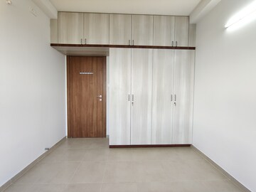 Room in 2 BHK Apartment at Bhartiya Nikoo Homes, Thanisandra Main Road – for Rent