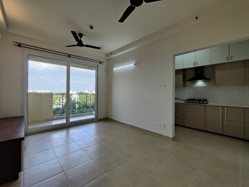 Room in 2 BHK Apartment at Bhartiya Nikoo Homes, Thanisandra Main Road – for Rent