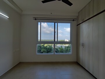 Room in 2 BHK Apartment at Bhartiya Nikoo Homes, Thanisandra Main Road – for Rent