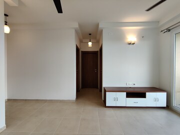 Room in 2 BHK Apartment at Bhartiya Nikoo Homes, Thanisandra Main Road – for Rent