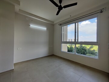 Room in 2 BHK Apartment at Bhartiya Nikoo Homes, Thanisandra Main Road – for Rent