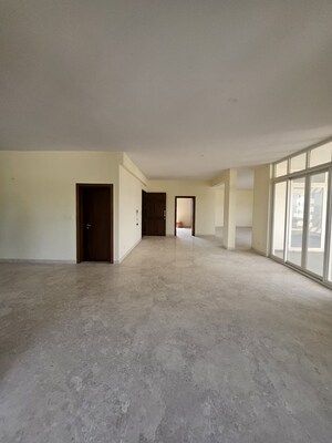 Room in 4 BHK Apartment at Koramangala – for Rent