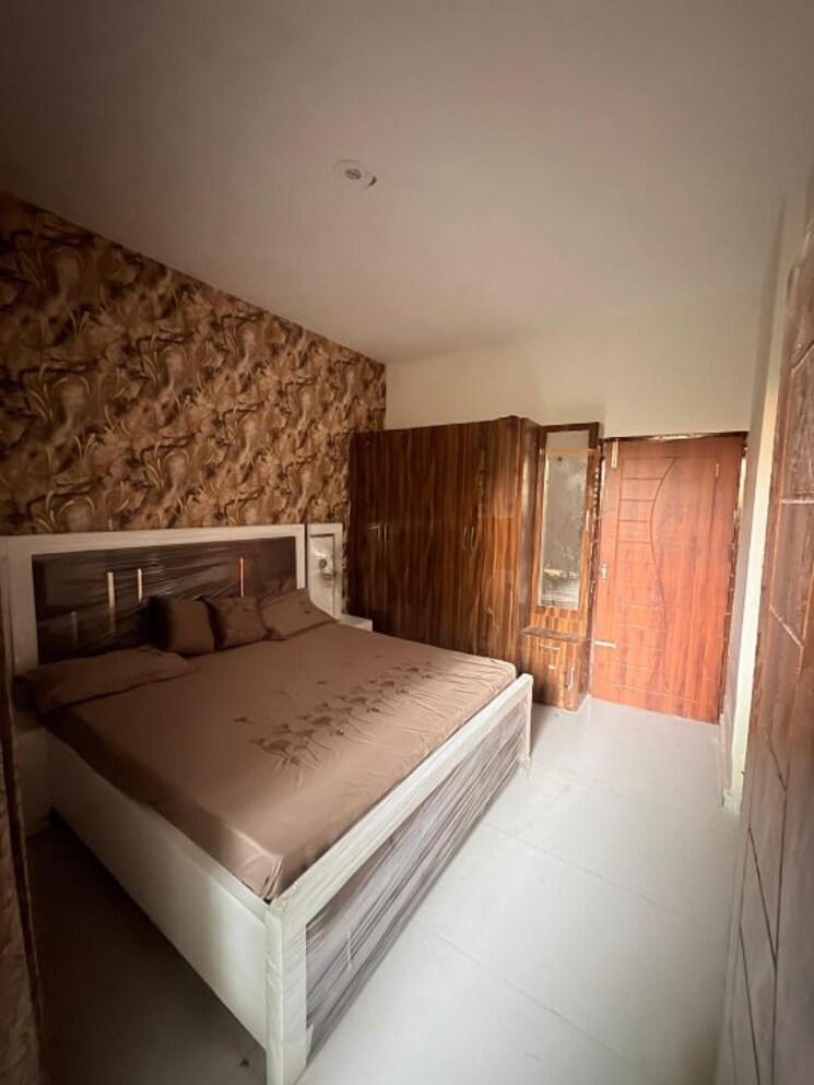 Bedroom, kharar mohali road 2 Bedroom 100 Sq.Yd. Builder Floor In Kharar Mohali Road Kharar 9193055