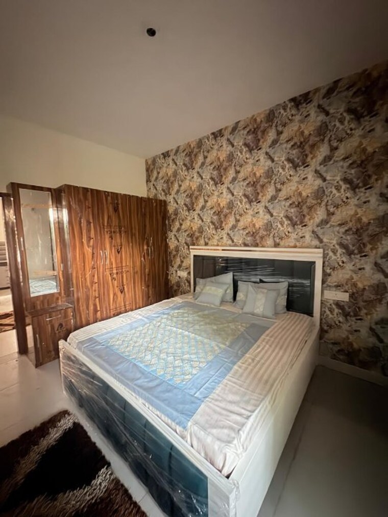 Bedroom, kharar mohali road 2 Bedroom 100 Sq.Yd. Builder Floor In Kharar Mohali Road Kharar 9193055