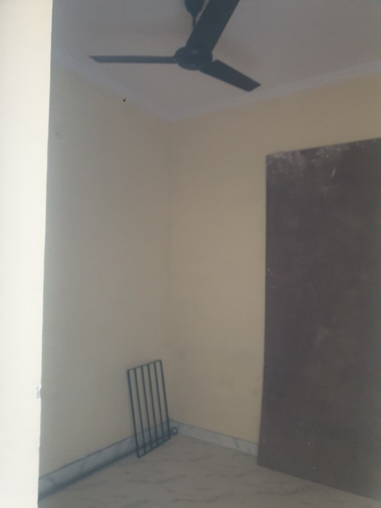 Room, sector 16 2.5 Bedroom 1250 Sq.Ft. Independent House In Sector 16 Faridabad 9204965