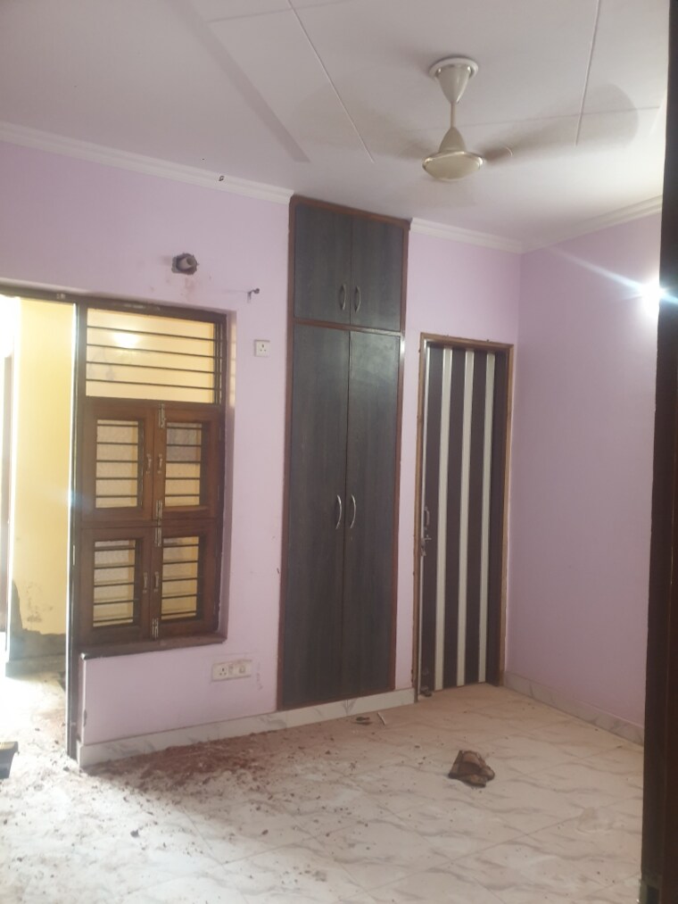 Room, sector 16 2.5 Bedroom 1250 Sq.Ft. Independent House In Sector 16 Faridabad 9204965