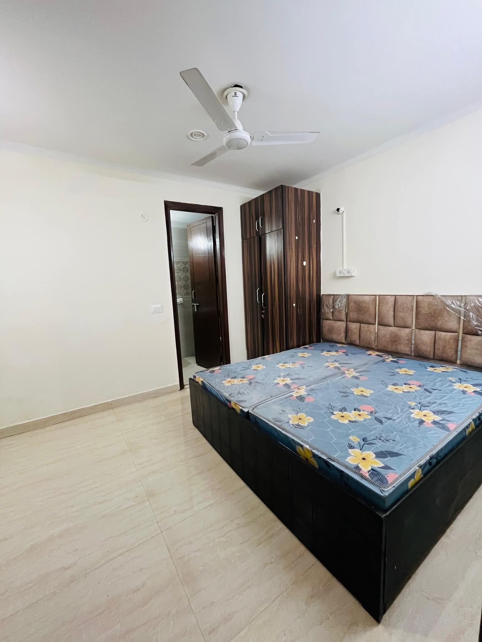 1 BHK Builder Floor For Rent in Freedom Fighter Enclave 